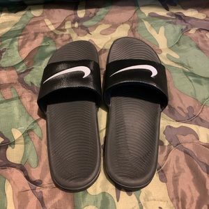 Nike slip on’s